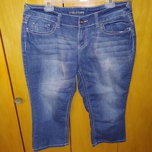 Maurices size 13/14 Capri